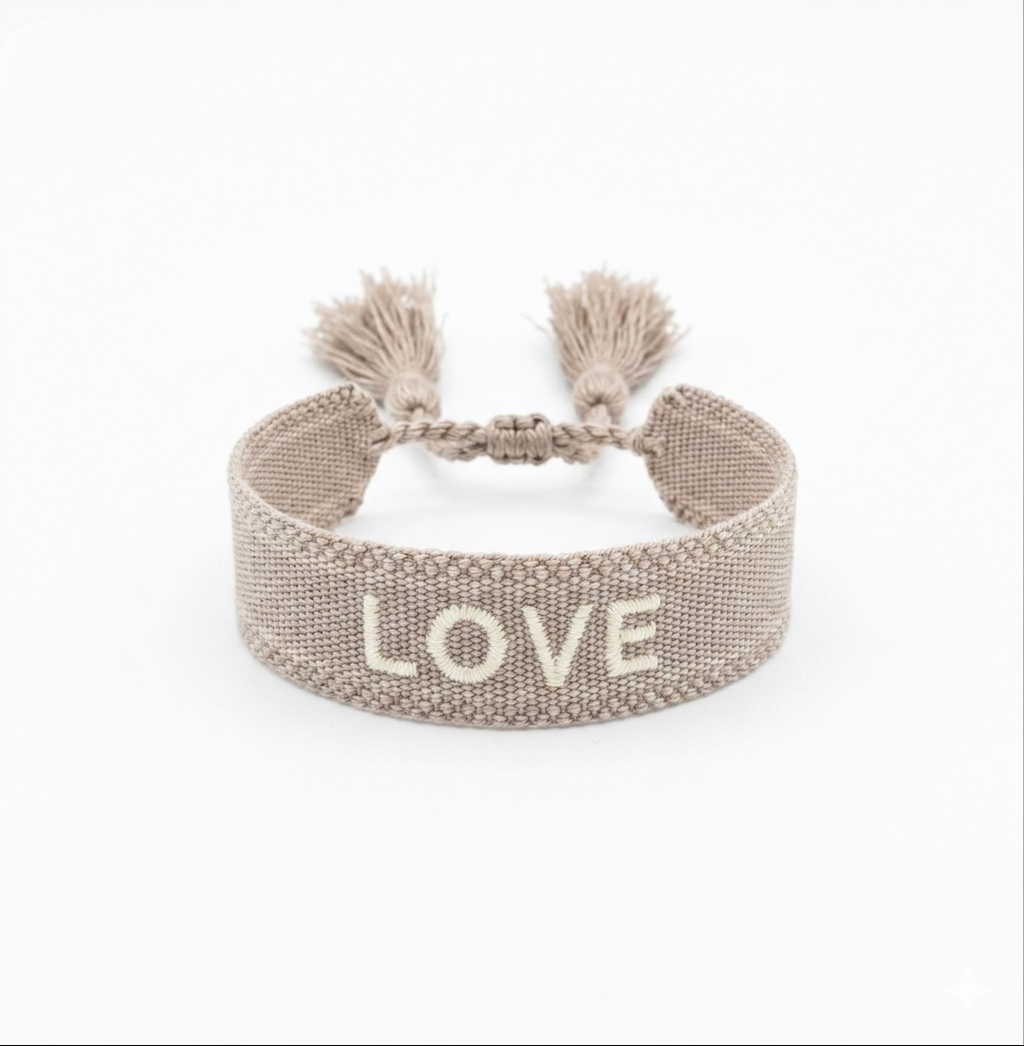 Bracelet “Love” – Un lien de douceur avec votre compagnon