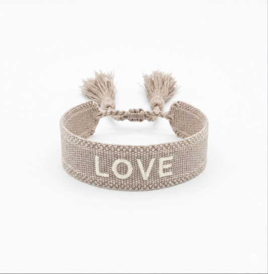 Bracelet “Love” – Un lien de douceur avec votre compagnon