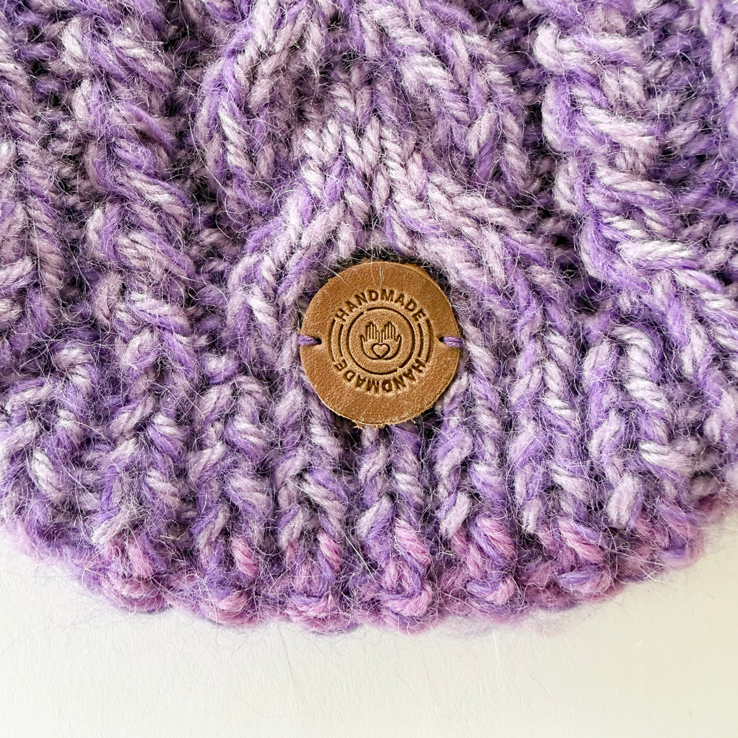 Pullover pour chien Rêve de Lavande - Tricoté à la main avec amour