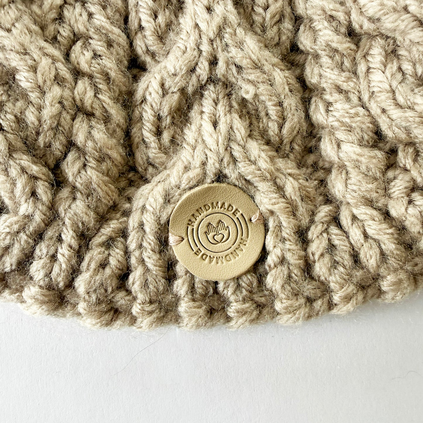 Pullover pour chien Tresse d'Hiver - Tricoté à la main avec amour